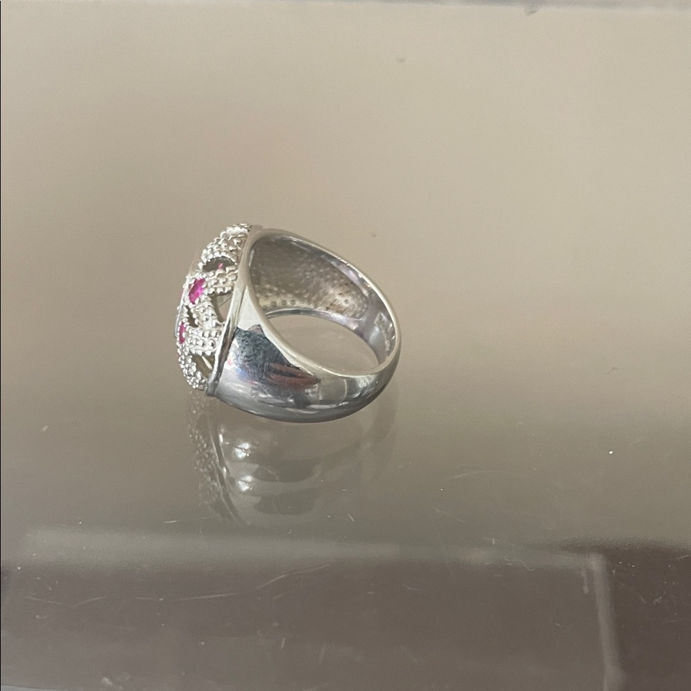 Elegant Silver and Pink Gemstone Ring - Picture 3 of 5